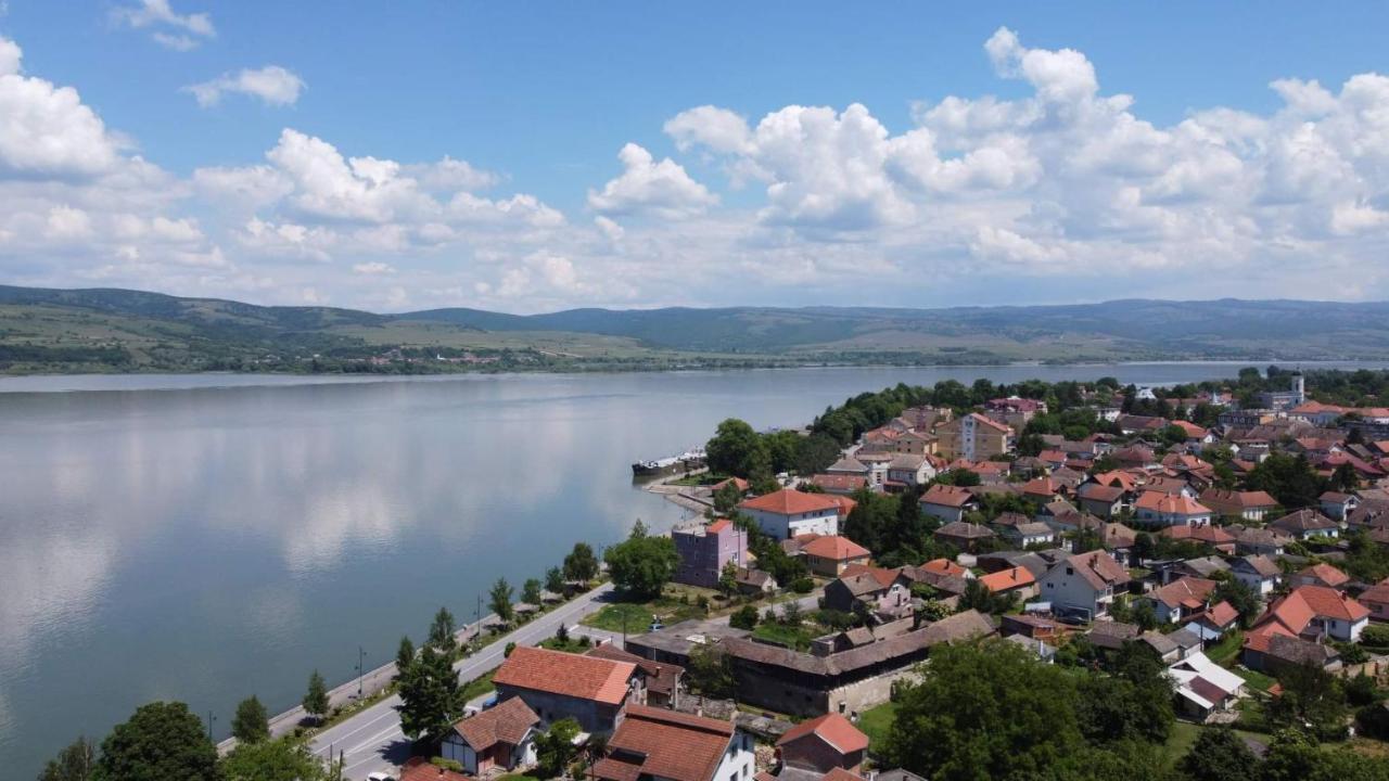Apartmani Pinkum Veliko Gradiste Exterior photo